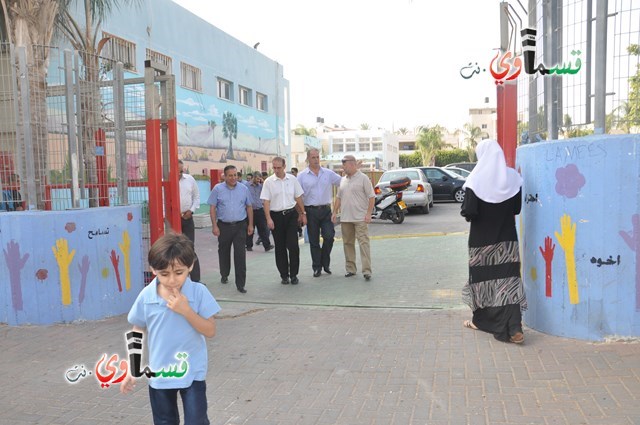 رئيس البلدية عادل بدير يفتتح العام الدراسي بالقول   هؤلاء الاولاد هم نبض الحياة فاجعلوهم يبتسمون دائم ... رعايتهم والحفاظ عليهم مفتاح الرحمة لنا جميعا 